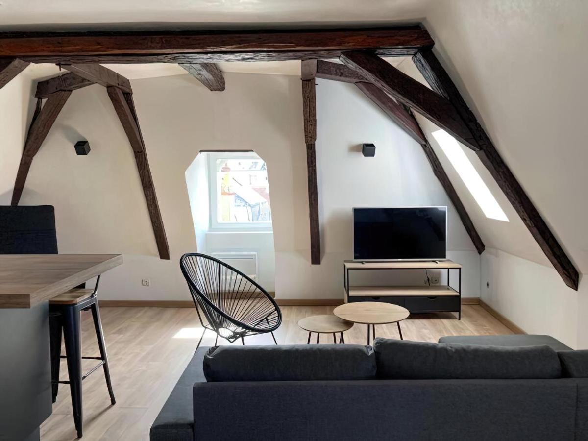 Vue Sur La Cathedrale - Au Coeur De Bourges Apartment Exterior photo